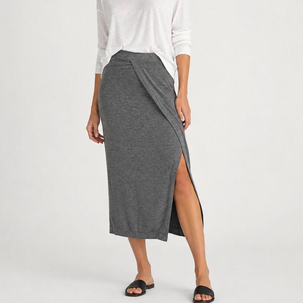 Majestic Filatures Gray Tulip crop Midi Skirt in Size 1